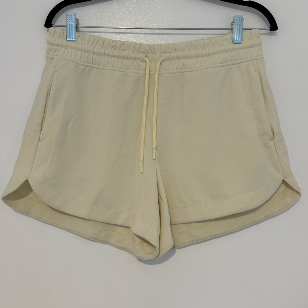 Athleta NWOT Seasoft Mid Rise Tencel Soft Cream Shorts Loungewear Comfy Cozy - Picture 3 of 10